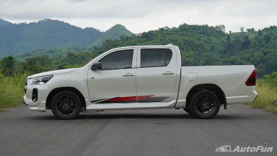 2021 Toyota Hilux Revo Double Cab 4x2 2.8 GR Sport AT ภายนอก 008