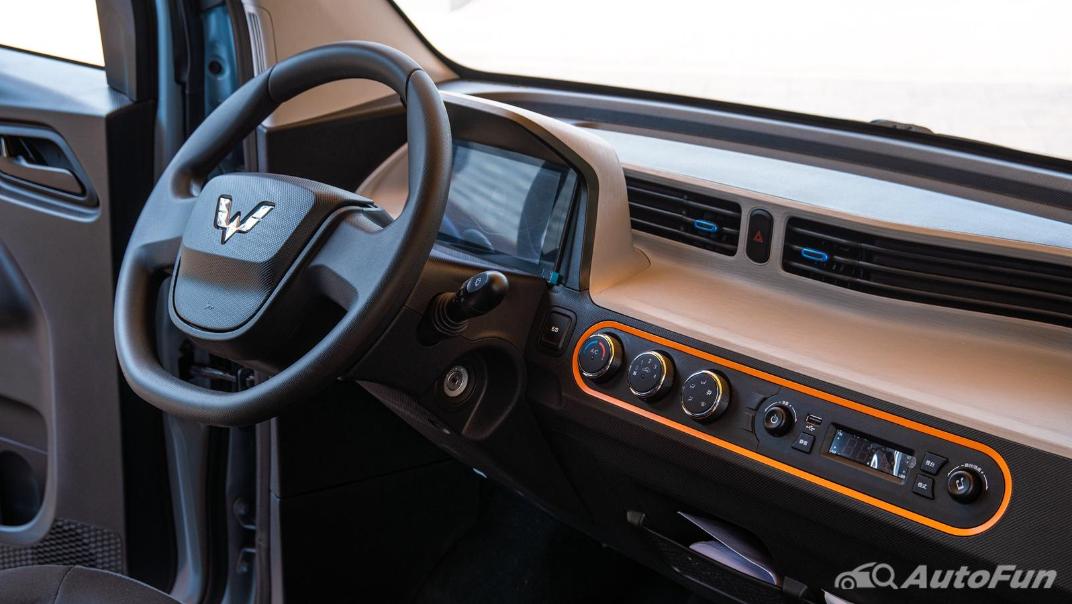 2020 Wuling Mini EV Interior 002