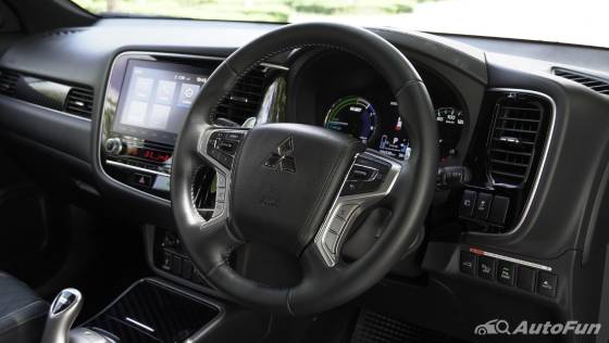 2022 Mitsubishi Outlander PHEV GT-Premium ภายใน 003