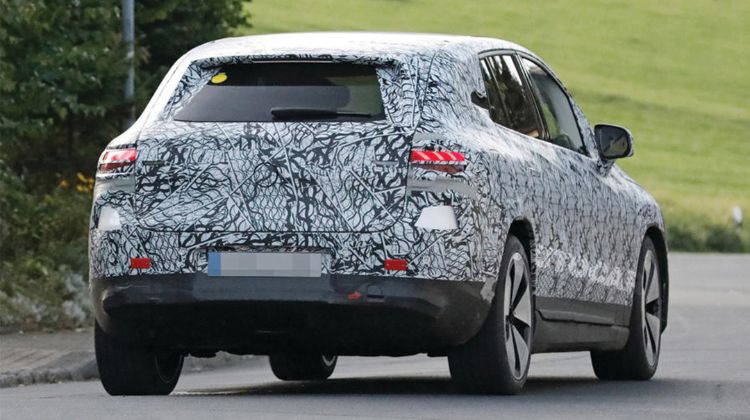 Spyshot: 2023 Mercedes-Benz EQE SUV ทดสอบแล้วในเยอรมัน คู่แข่ง Tesla Model X และ BMW iX