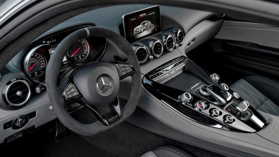 Mercedes-Benz AMG GT R 2017 ภายใน 002