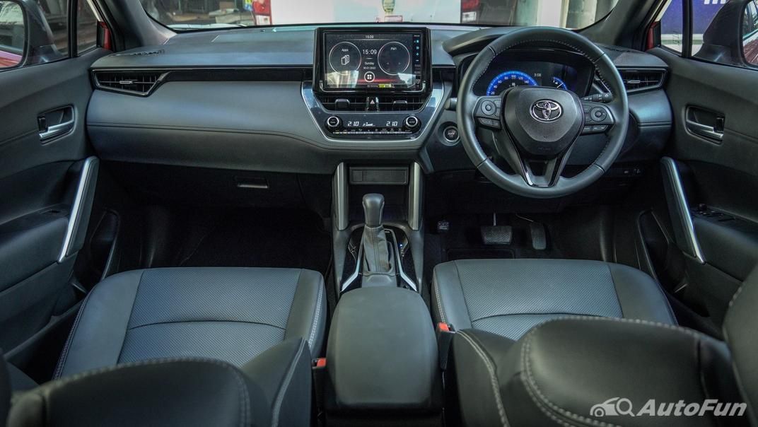 2022 Toyota Corolla Cross 1.8 Hybrid Premium Safety GR Sport ภายใน 002