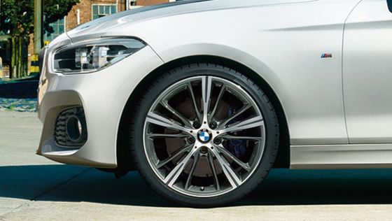 BMW 1-Series-5-Door 2020 ภายนอก 008