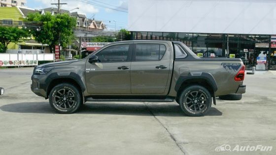 2020 Toyota Hilux Revo Double Cab 4x4 2.8 High AT ภายนอก 009