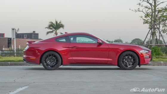 2020 Ford Mustang 2.3L EcoBoost ภายนอก 004