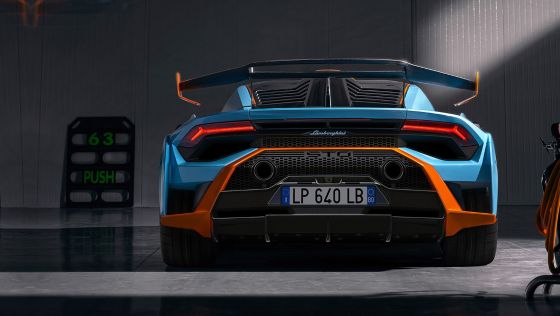 2021 Lamborghini Huracan STO ภายนอก 007