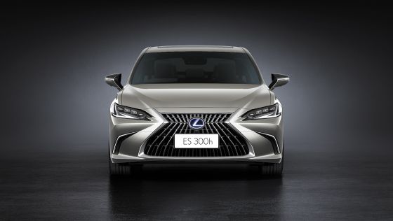 2021 Lexus ES 300h Premium ภายนอก 001