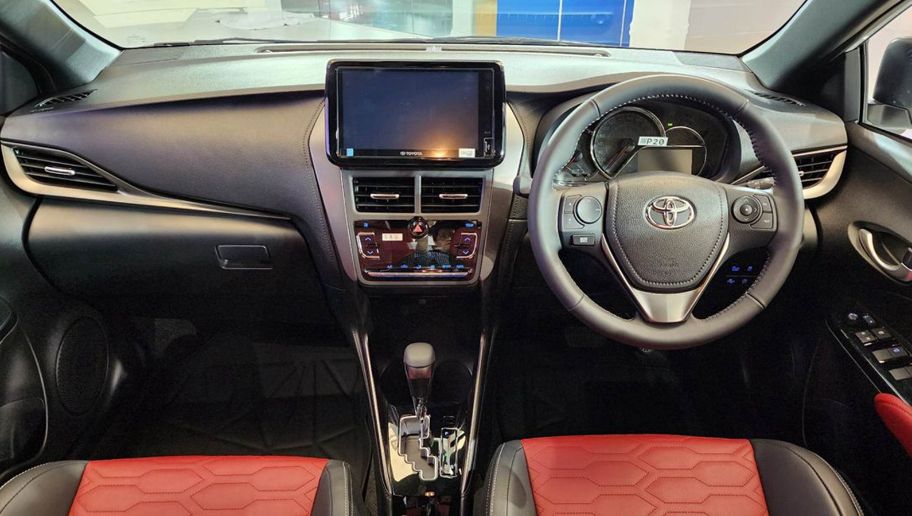 Toyota Yaris Premium S 2023