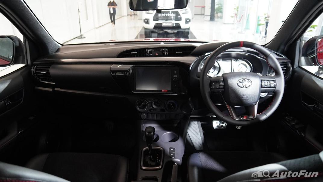 2021 Toyota Hilux Revo Double Cab 4x2 2.8 GR Sport AT ภายใน 001