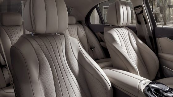 Mercedes-Benz E-Class Saloon 2020 ภายใน 004