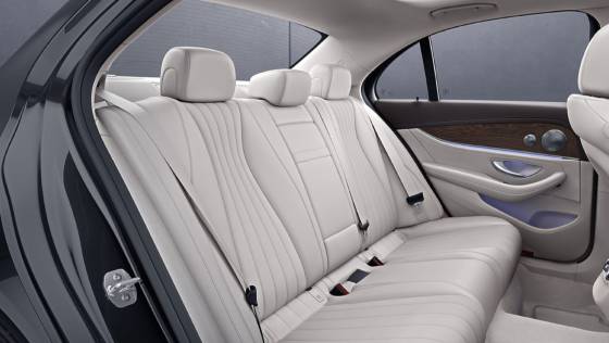 Mercedes-Benz E-Class Saloon 2020 ภายใน 005