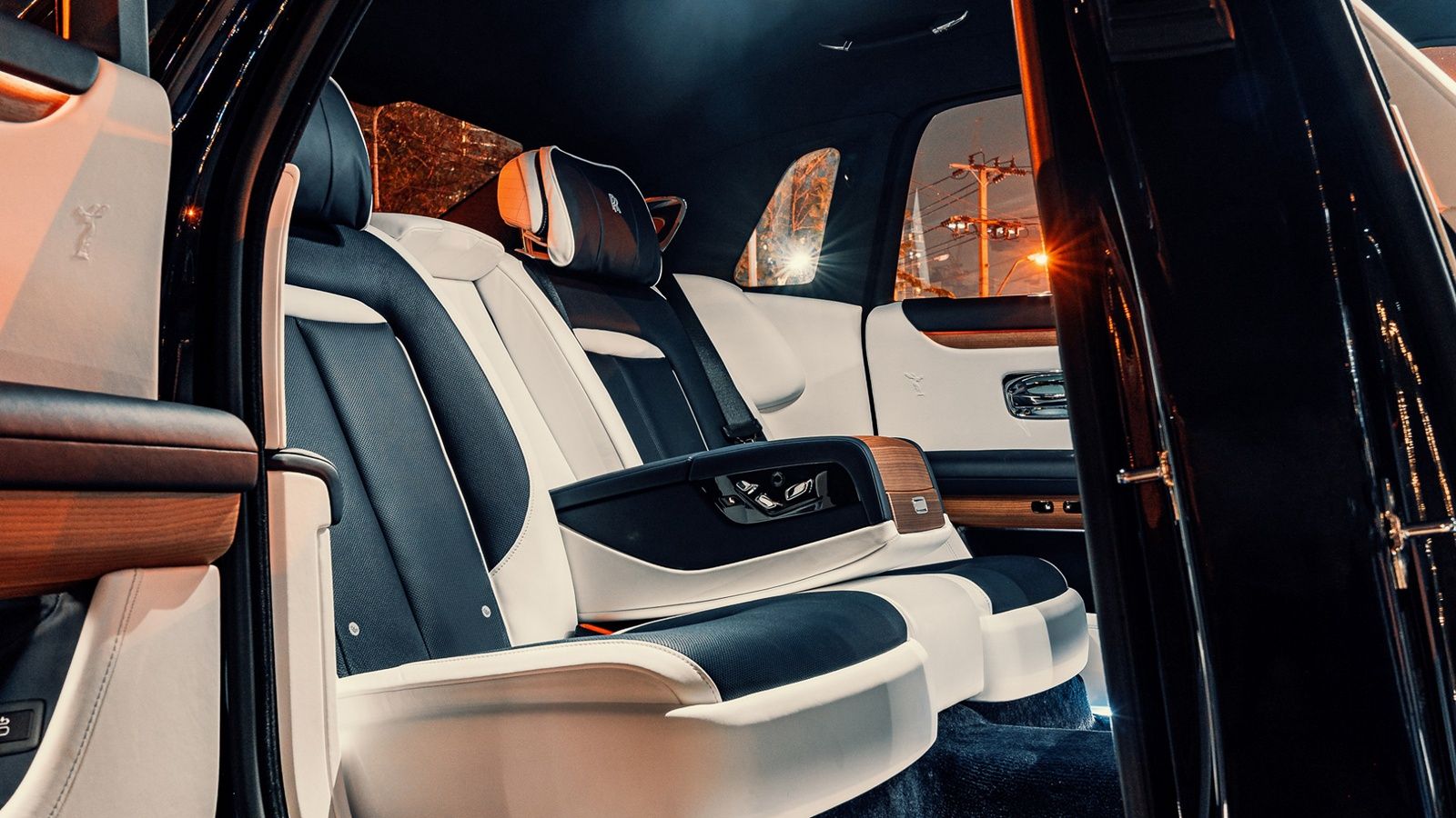2021 Rolls Royce Ghost ภายใน 003