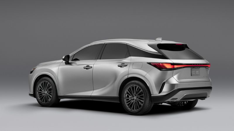 2023 Lexus RX เปลี่ยนโฉมใหม่หมด ออกแบบล้ำสมัย ใช้ปลั๊กอินไฮบริดวิ่งไฟฟ้าล้วนได้ 60 กม. 02