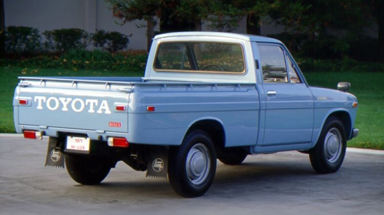 ตำนาน 50 ปี Toyota Hilux กับกระบะขวัญใจคนไทย